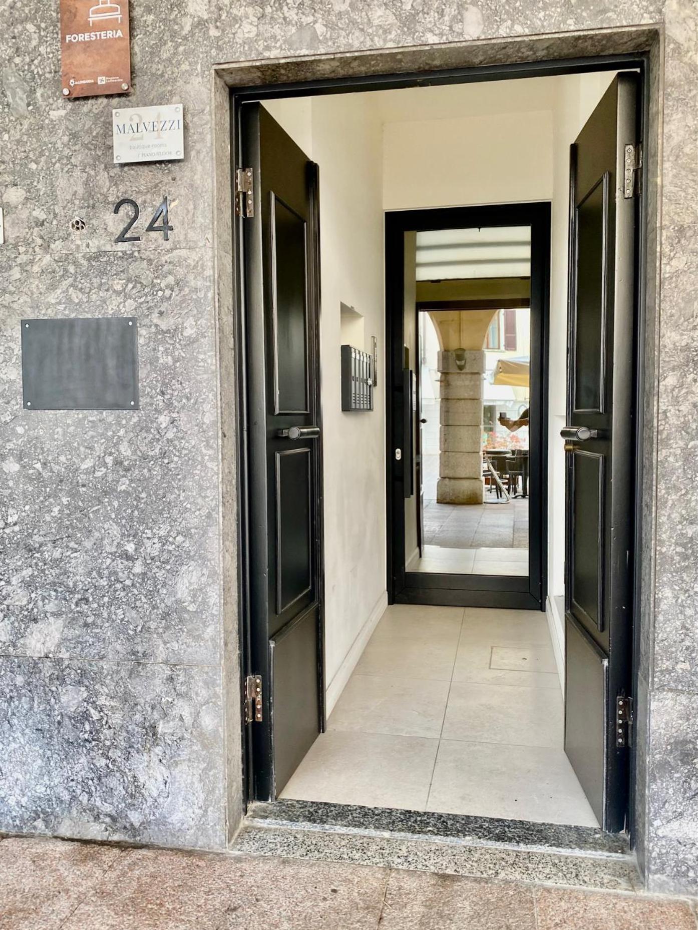 Malvezzi24 Boutique Rooms 데센자노델가르다 외부 사진
