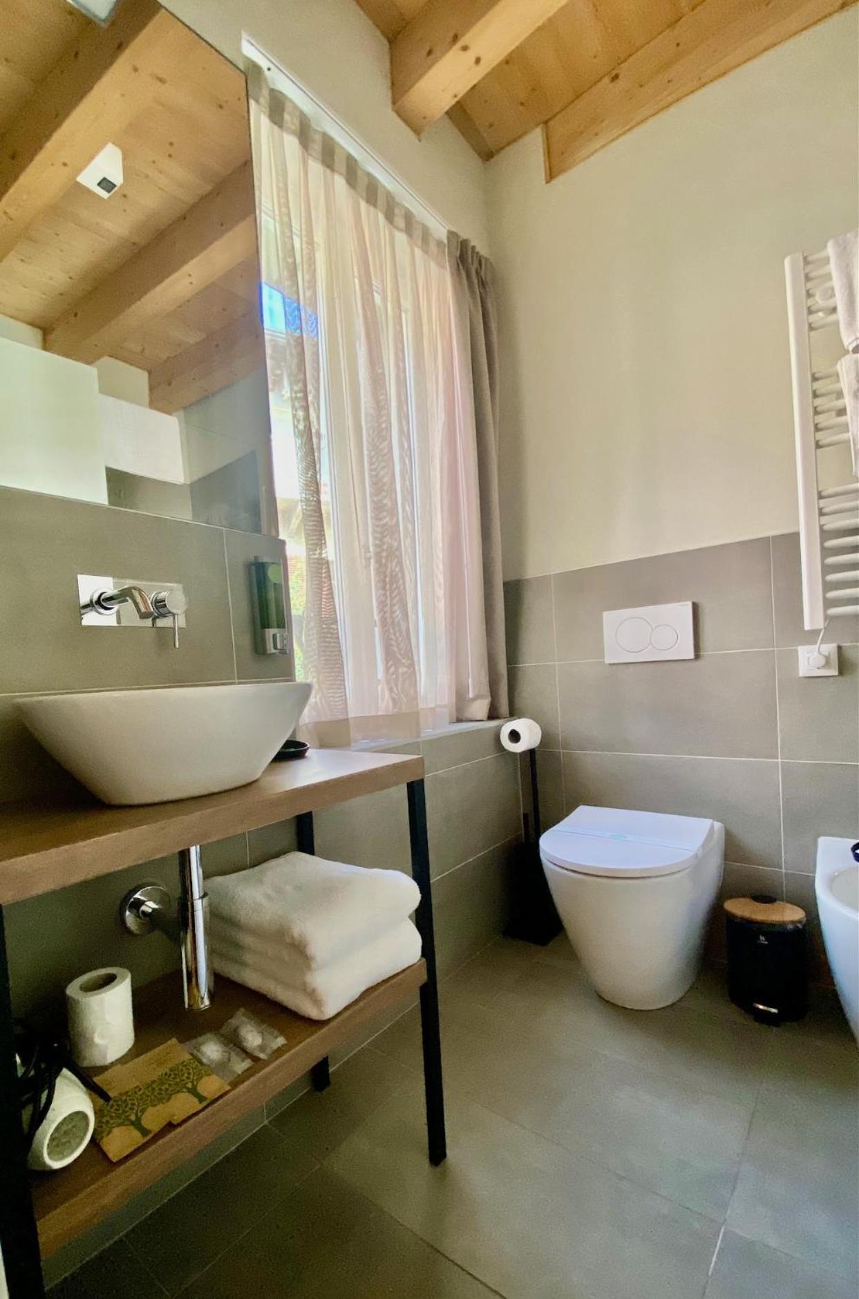 Malvezzi24 Boutique Rooms 데센자노델가르다 외부 사진