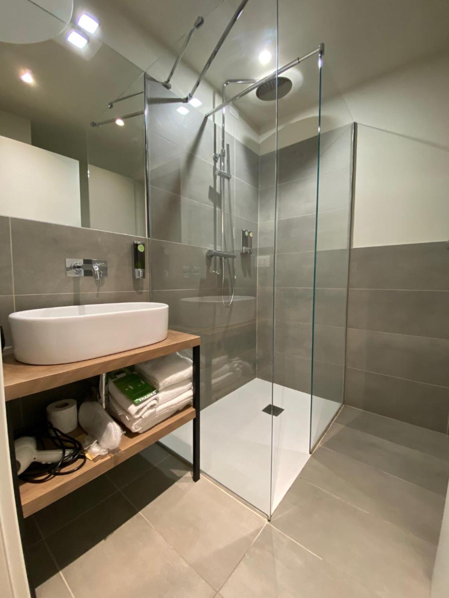 Malvezzi24 Boutique Rooms 데센자노델가르다 외부 사진